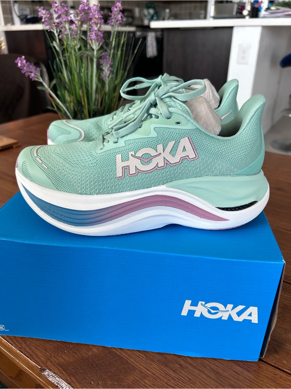 🩵HOKA Women's Skyward X Running shoes (New in Box) 🩵